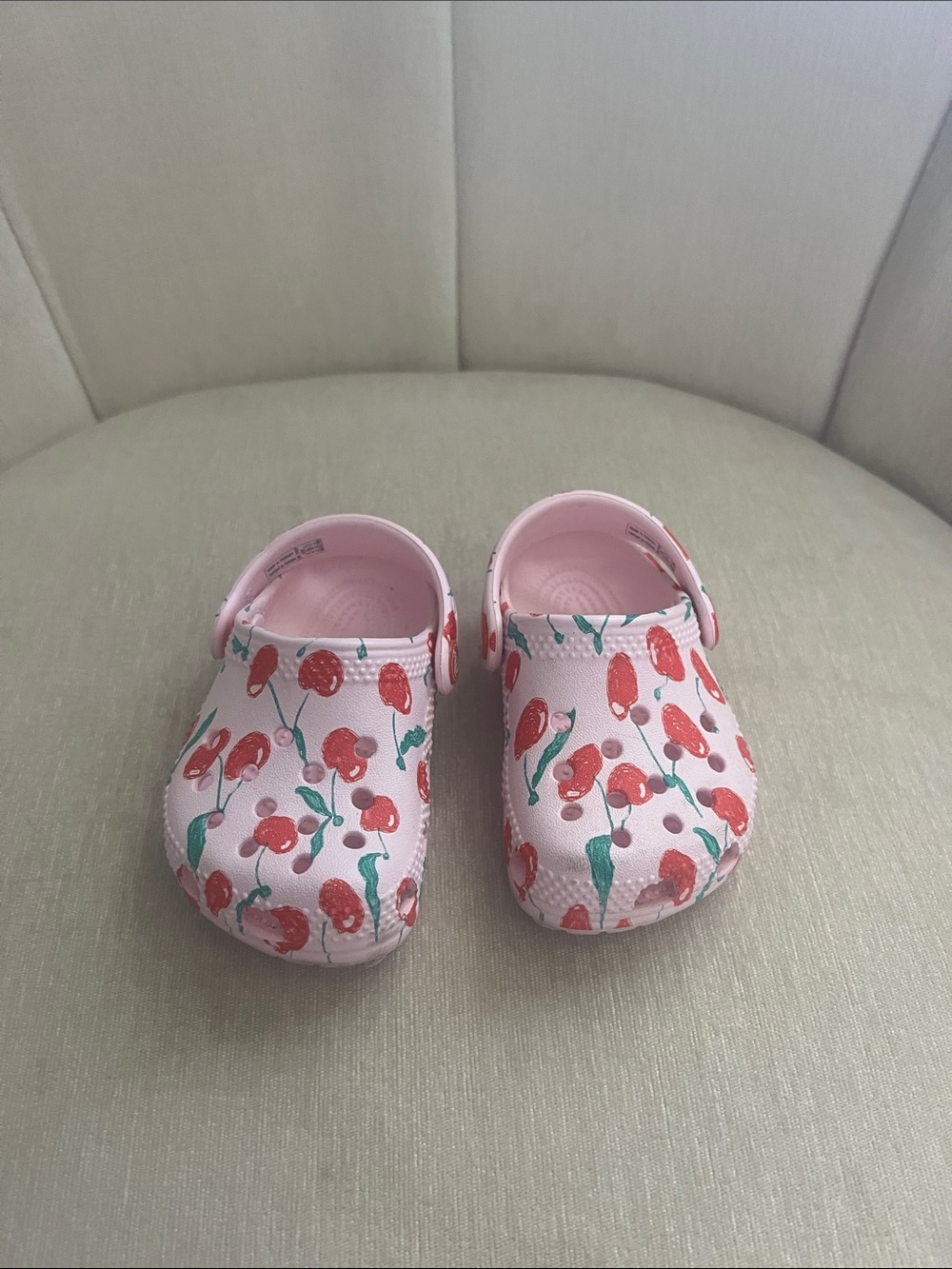 Toddler Pink Cherry-Print Clogs size 2.5
